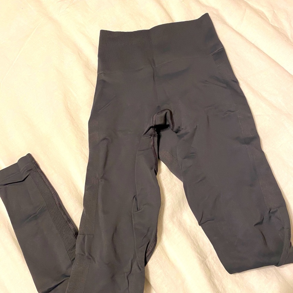 Lululemon speed tights - Size 4